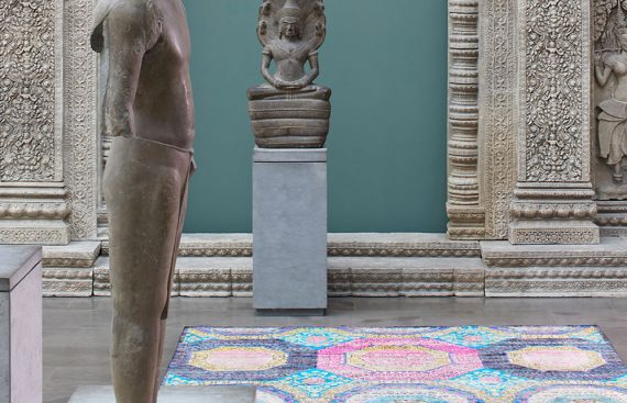 tapis coloré en soie au musée Guimet